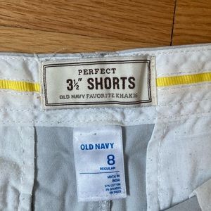 Old navy 3.5” grey “perfect” short